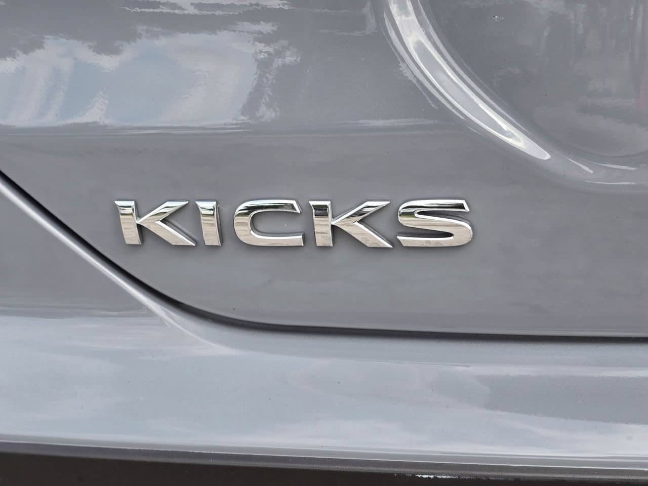 Used 2024 Nissan Kicks SV FWD image 8