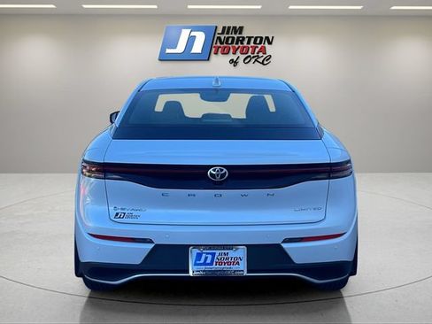Used 2026 Toyota Crown AWD/4WD image 6