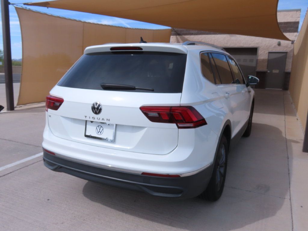 Used 2023 Volkswagen Tiguan SE FWD image 3