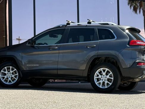 Used 2016 Jeep Cherokee Latitude w/ Comfort/Convenience Group AWD/4WD image 6