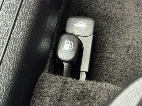 Used 2022 Kia Forte GT w/ GT Technology Package FWD image 31