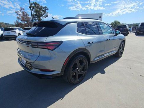 Used 2024 Chevrolet Equinox EV RS FWD image 8