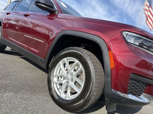 New 2025 Jeep Grand Cherokee L Laredo w/ Luxury Tech Group I image 10