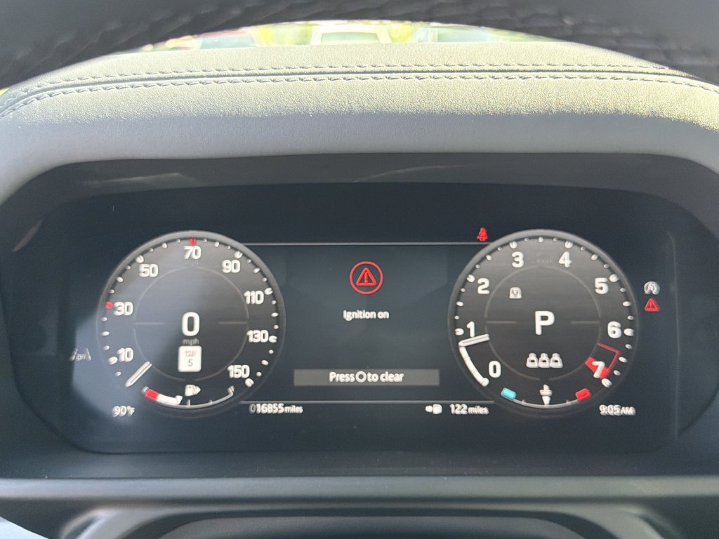 Used 2025 Land Rover Defender 110 V8 AWD/4WD image 24
