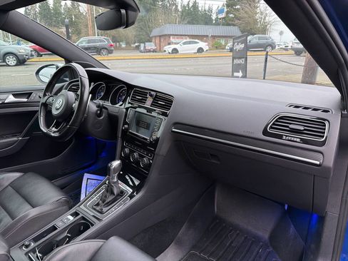 Used 2017 Volkswagen Golf R 4-Door image 19