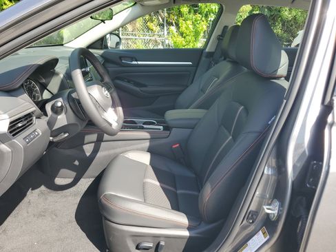 New 2025 Nissan Altima 2.5 SR image 15