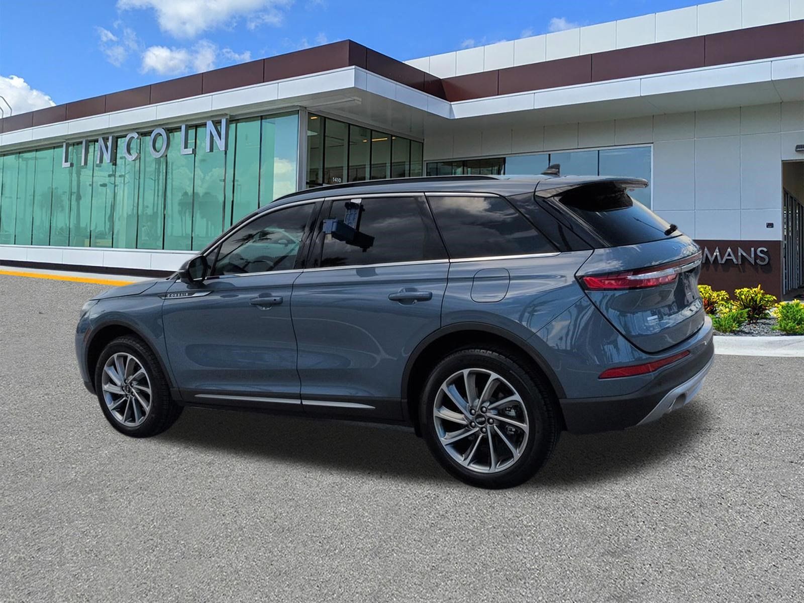 Used 2026 Lincoln Corsair Premiere FWD image 7
