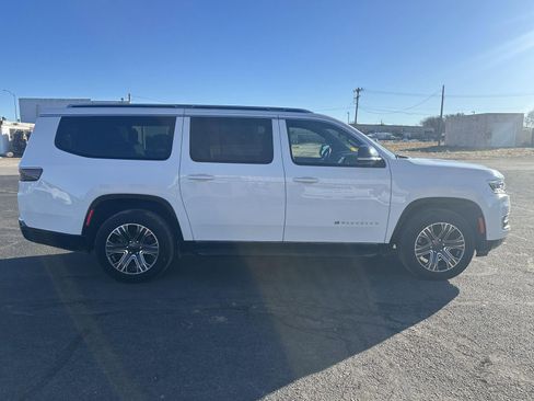 Used 2024 Jeep Wagoneer L Series II w/ Flexible Seating Group image 6