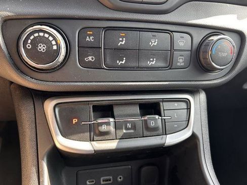 Used 2024 GMC Terrain SLE image 14