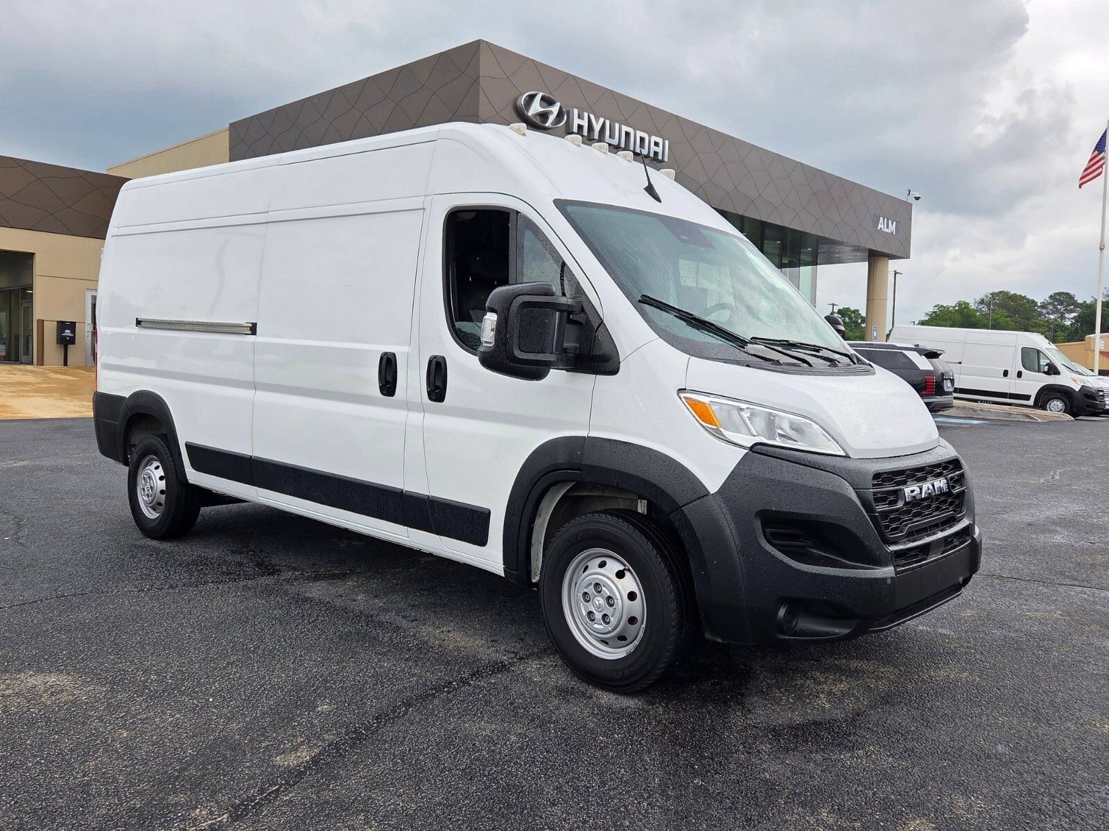 Used 2023 RAM ProMaster 2500 FWD image 1