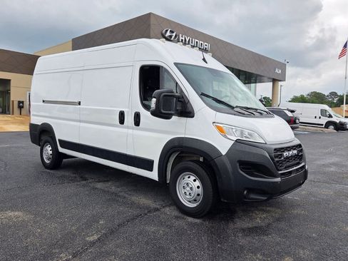 Used 2023 RAM ProMaster 2500 FWD image 1
