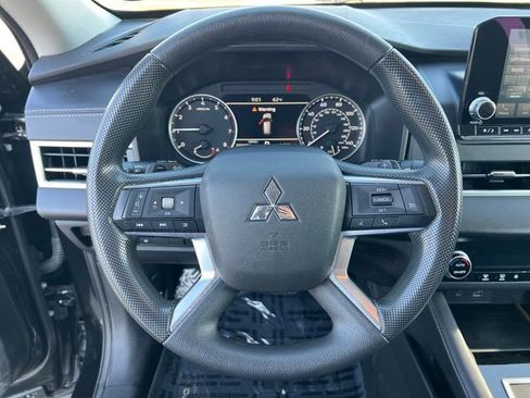 Used 2024 Mitsubishi Outlander ES AWD/4WD image 16