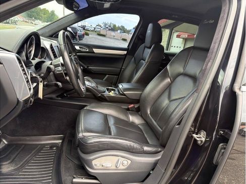 Used 2016 Porsche Cayenne GTS AWD/4WD image 12