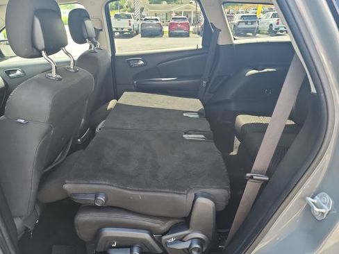 Used 2020 Dodge Journey SE w/ Blacktop Package FWD image 21