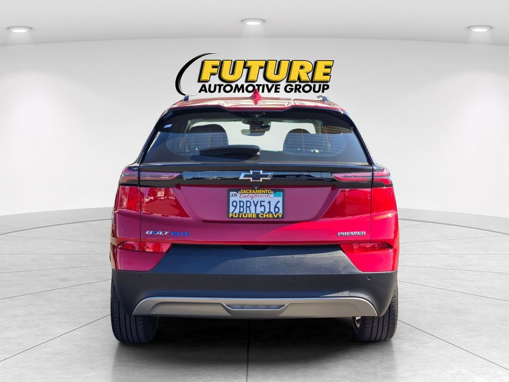 Used 2022 Chevrolet Bolt EUV Premier w/ Launch Edition FWD image 5
