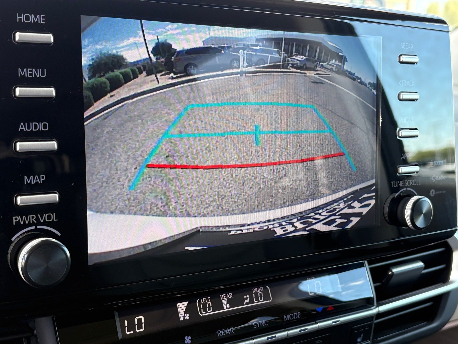 Used 2023 Toyota Sienna XLE FWD image 27