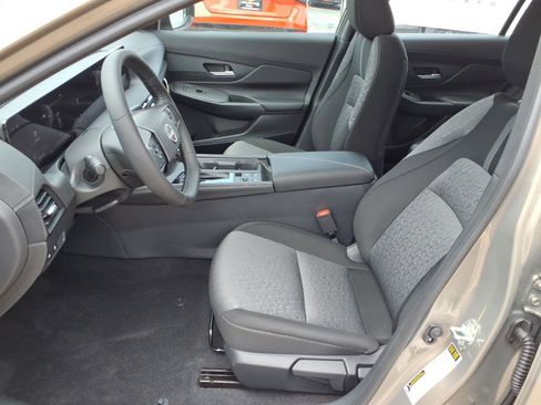 New 2026 Nissan Sentra SV FWD image 4