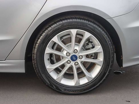 Used 2020 Ford Fusion SE image 10