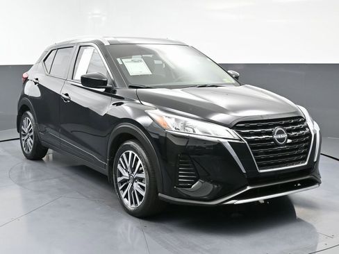 Used 2023 Nissan Kicks SV image 5