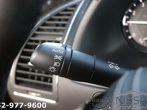 Used 2024 INFINITI QX80 Sensory image 28