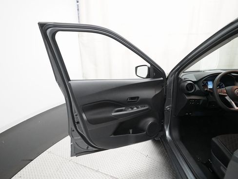 Used 2022 Nissan Kicks S image 27