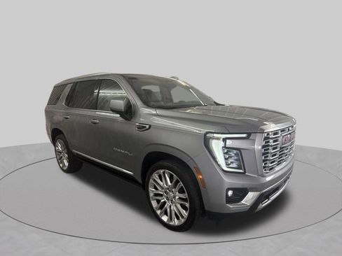 Used 2026 GMC Yukon Denali w/ Denali Reserve Package AWD/4WD image 4
