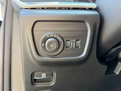 New 2026 Jeep Grand Cherokee Limited w/ Limited Altitude Package AWD/4WD image 22