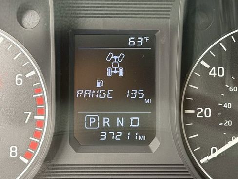 Used 2017 Nissan Titan S image 12