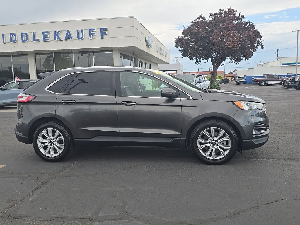 Used 2019 Ford Edge Titanium AWD/4WD image 2