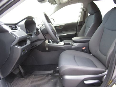 Certified 2025 Toyota RAV4 LE AWD/4WD image 11