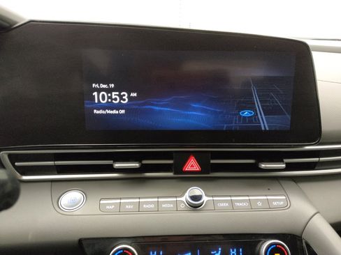 Used 2023 Hyundai Elantra SEL w/ Convenience Package image 25