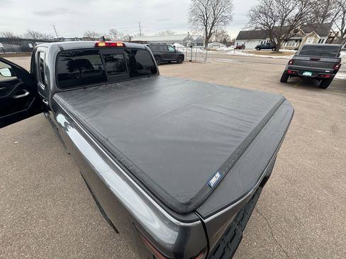 Used 2022 Nissan Frontier SV image 24