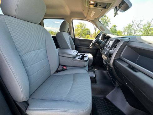 Used 2018 RAM 1500 Express w/ Express Value Package AWD/4WD image 40