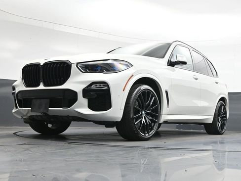 Used 2020 BMW X5 M50i w/ Executive Package AWD/4WD image 32