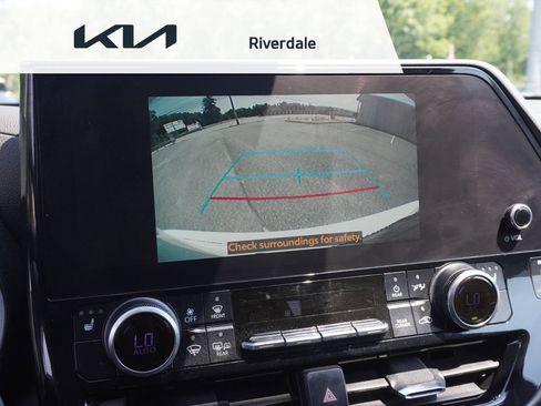 Used 2023 Toyota Highlander XLE AWD/4WD image 51