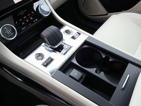 Used 2026 Jaguar F-PACE R-Dynamic S image 32