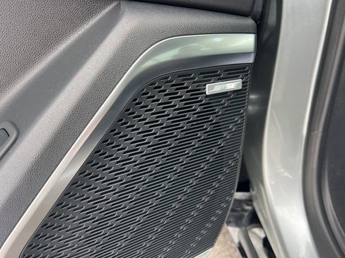 Used 2025 Buick Enclave Sport Touring image 15