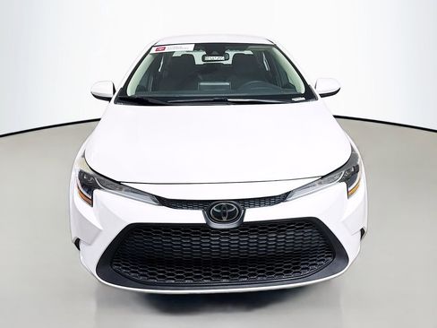 Certified 2021 Toyota Corolla LE image 2
