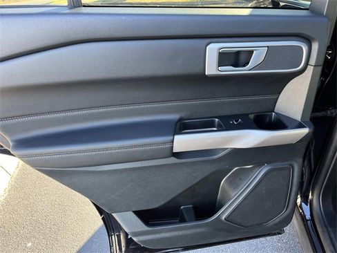 Used 2023 Ford Explorer XLT w/ Equipment Group 202A image 16