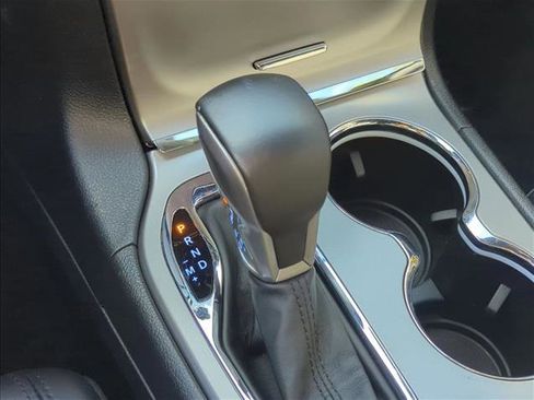 Used 2022 Jeep Grand Cherokee Laredo X image 12