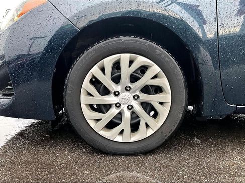 Used 2019 Toyota Corolla LE image 8