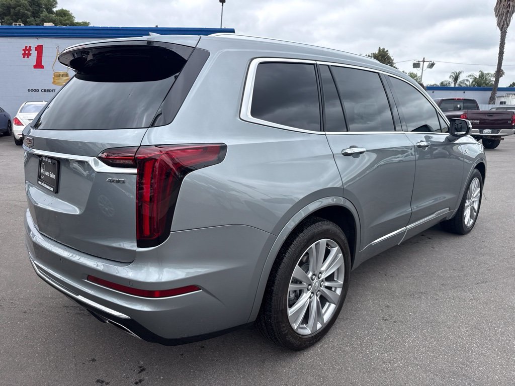 Used 2023 Cadillac XT6 Premium Luxury FWD image 3