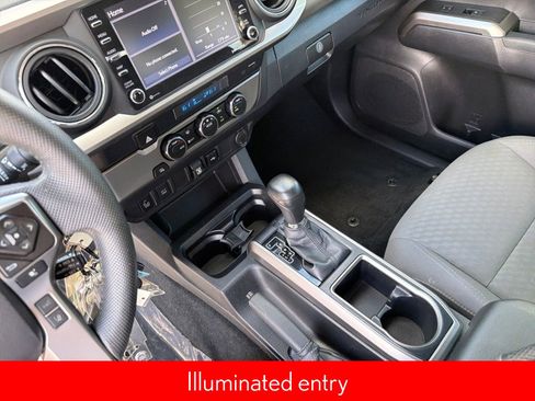 Used 2022 Toyota Tacoma SR5 w/ Technology Package image 18