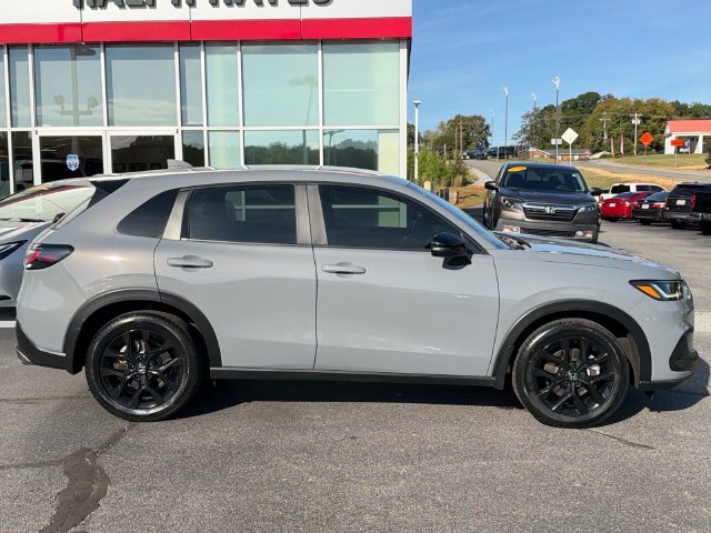 Used 2025 Honda HR-V Sport image 2