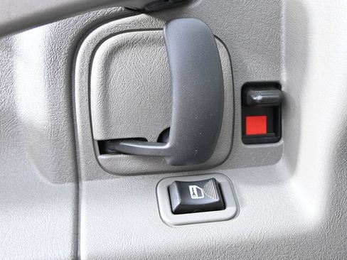 Used 2017 Chevrolet Express 3500 RWD image 18