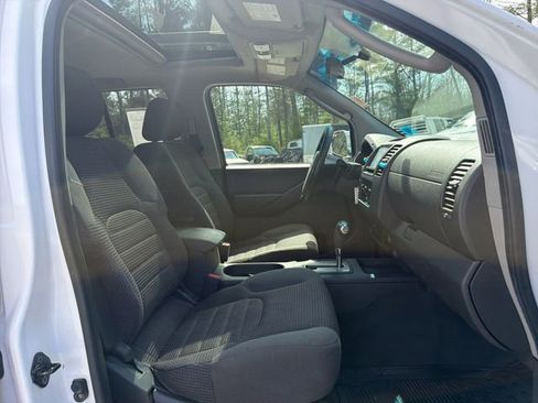 Used 2007 Nissan Frontier NISMO w/ Sunroof Pkg image 27