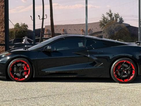 Used 2023 Chevrolet Corvette Stingray Preferred Cpe w/ Z51 Performance Package RWD image 4