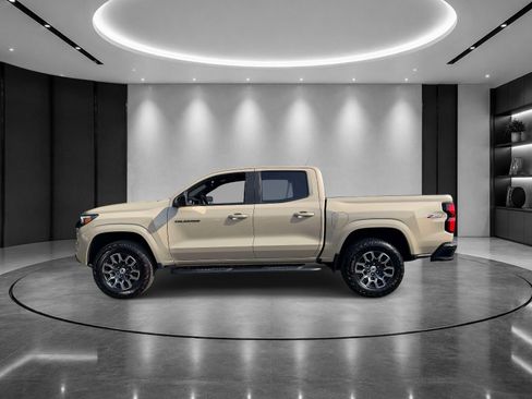 Certified 2023 Chevrolet Colorado Z71 w/ Z71 Convenience Package 2 AWD/4WD image 3