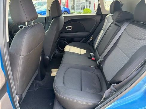 Used 2018 Kia Soul + FWD image 12