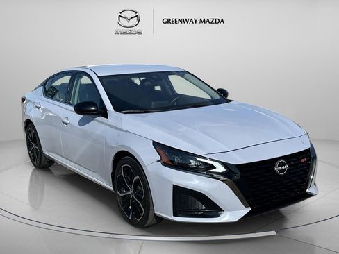 Used 2025 Nissan Altima 2.5 SR image 1